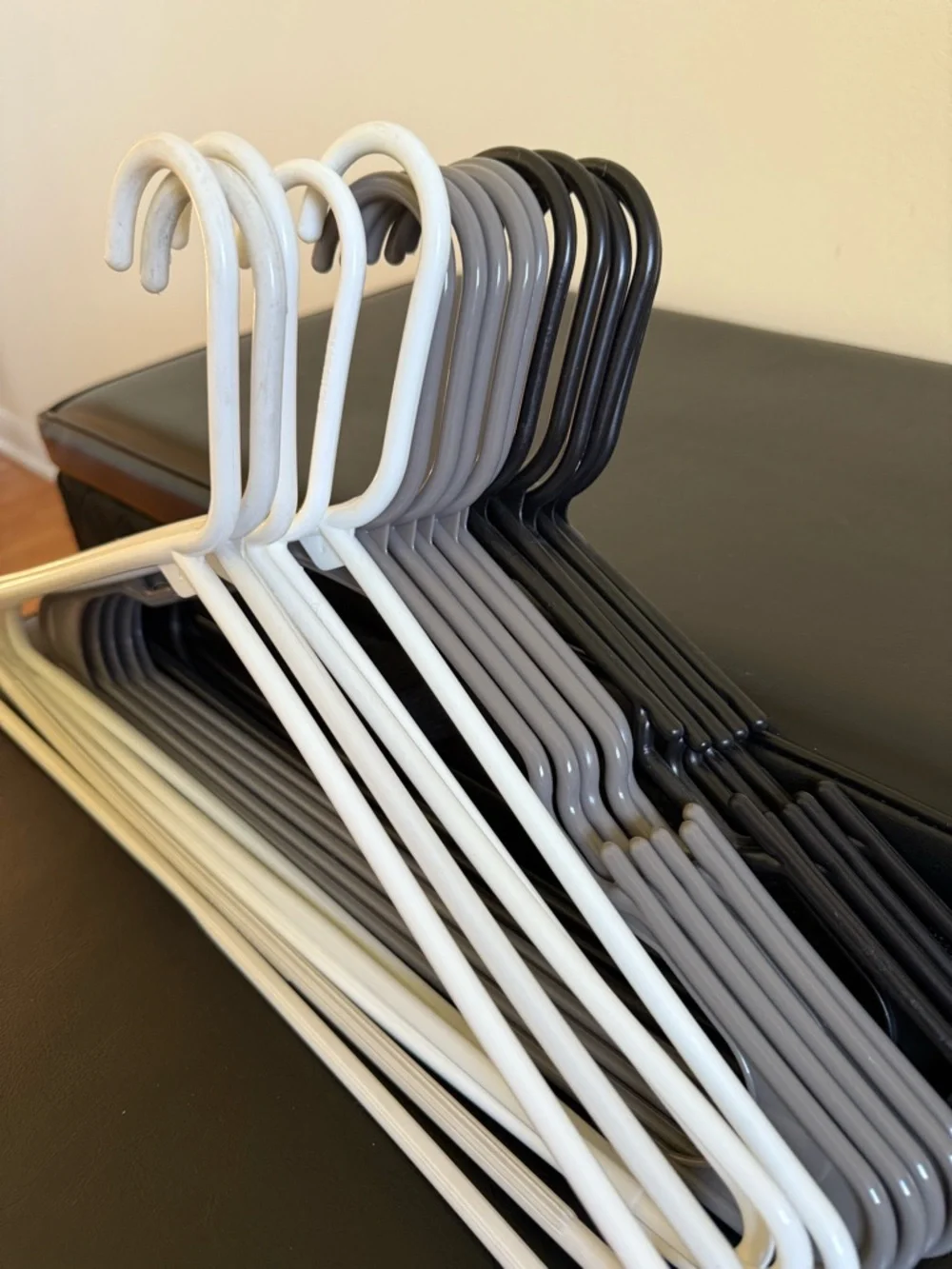 15Pack Mixed Plastic Hangers Notched Durable Clothes Storage Organize Multicolor